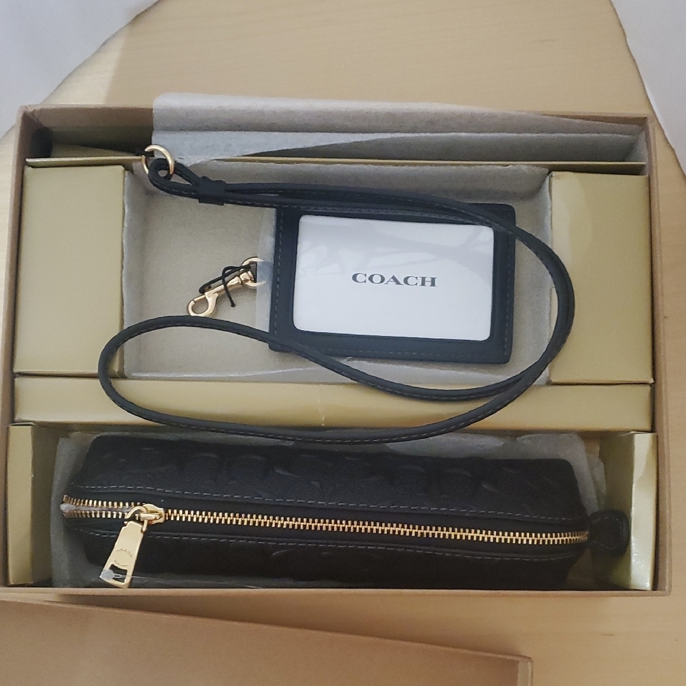 Coach Accessory 2 PIECE SET - Picture 2 of 4